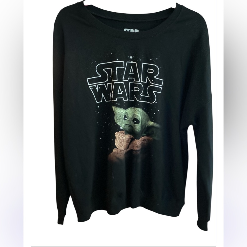 Star Wars Yoda lightweight sweatshirt. Size large.